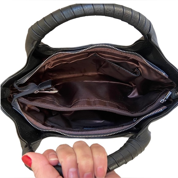 ISWEE Leather bag / Color black/ medium size for easy taking. - Picture 5 of 16